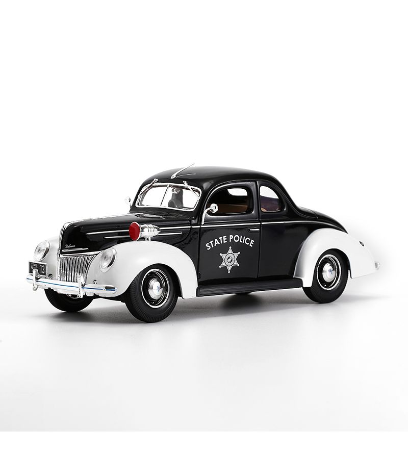 Voiture Américaine Collection Ford Deluxe Police 1939 Echelle 1/18